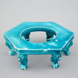 Un soccle en porcelaine de Chine monochrome turquoise, Kangxi — photo 1