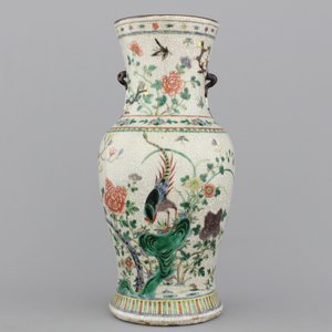 A Chinese porcelain Nankin famille verte crackle glazed vase with birds and flowers, 19th C. — 照片 1
