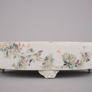 A Chinese porcelain oval bowl on feet in Qianjiang style, early 20th C. — photo 2