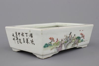 A Chinese porcelain polychrome rectangular bonsai bowl in Qianjiang style, 19/20th C.