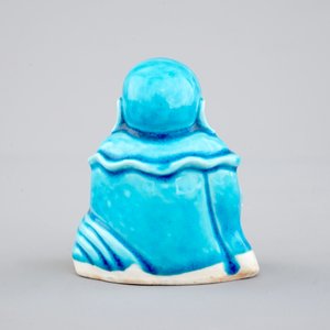 A Chinese porcelain turquoise figure of a seated Buddha, Kangxi — photo 4