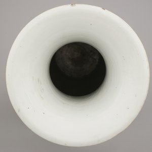 A Chinese porcelain vase with a landscape decor, 19/20th C. — 照片 5