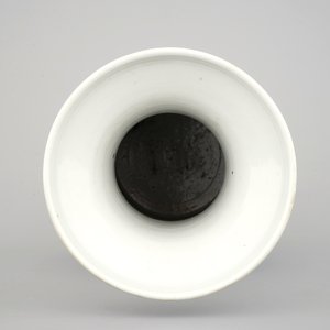 Un vase en porcelaine de Chine au décor de chiens de foo, 19ème — photo 5