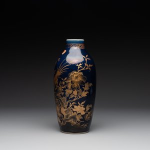 A Chinese powder blue and gilt vase with a pheasant among flowering branches, Qianlong — photo 2