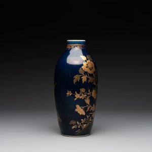A Chinese powder blue and gilt vase with a pheasant among flowering branches, Qianlong — photo 4
