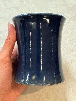 A Chinese powder-blue brush pot, 19th C. — photo 1