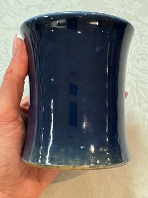 A Chinese powder-blue brush pot, 19th C. — photo 2