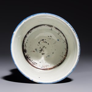 A Chinese powder-blue brush pot, 19th C. — photo 6