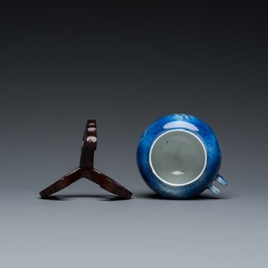 A Chinese powder-blue-glazed bird feeder with a dragon, 19th C. — photo 6
