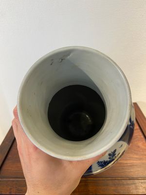 A Chinese powder-blue-ground 'antiquities' vase, Kangxi — photo 5