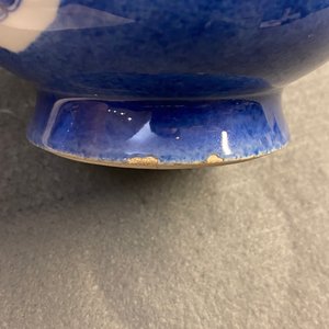 A Chinese powder blue-ground bottle vase and a blue and white vase with floral design, Kangxi — photo 12