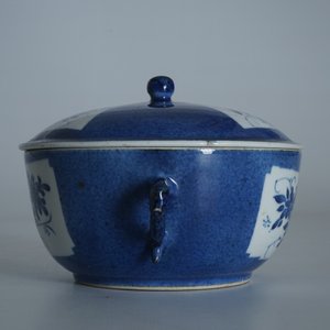 A Chinese powder blue two-handled bowl and cover, Kangxi — photo 9