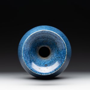 A Chinese powder blue 'yuhuchunping' vase, Ming — photo 4
