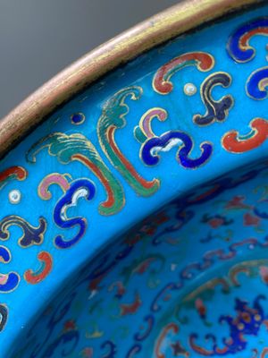 A Chinese pseudo-cloisonné Canton enamel basin, Qianlong mark and of the period — photo 9