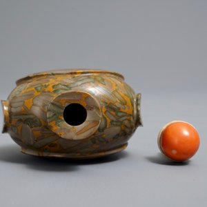 A Chinese 'pudding stone' snuff bottle, 18/19th C. — photo 5