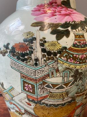 A Chinese qianjiang cai 'antiquities' covered vase and a basin with figural design, signed Yu Yicheng 俞意誠 and Xu Shanqin 徐善琴, 19th C., one dated 1893 — photo 21