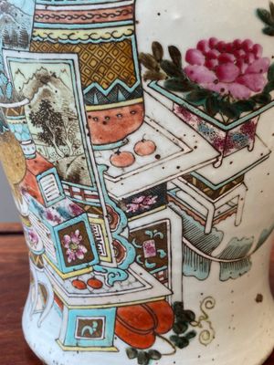 A Chinese qianjiang cai 'antiquities' covered vase and a basin with figural design, signed Yu Yicheng 俞意誠 and Xu Shanqin 徐善琴, 19th C., one dated 1893 — photo 24