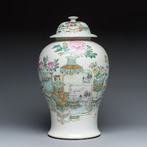 A Chinese qianjiang cai 'Antiquities' vase and cover — photo 2