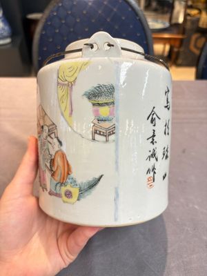 A Chinese qianjiang cai covered teapot and a covered wine warmer, Tongzhi mark, 19/20th C. — foto 19