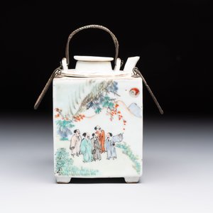 A Chinese qianjiang cai covered teapot and a covered wine warmer, Tongzhi mark, 19/20th C. — foto 10