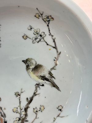 A Chinese qianjiang cai dish with a bird on a branch, signed Cheng Men 程門, dated 1878 — photo 3