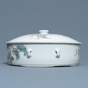 A Chinese qianjiang cai hat stand and a covered bowl, 19/20th C. — photo 12