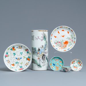 A Chinese qianjiang cai hat stand and five famille rose wares, 19/20th C. — photo 1