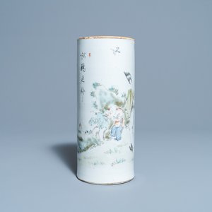 A Chinese qianjiang cai hat stand, Qianlong mark, 19/20th C. — 照片 1