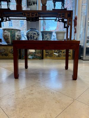 A Chinese qianjiang cai ‘Mountainous Landscape’ plaque-inset hongmu low table , 19/20th C. — 照片 3