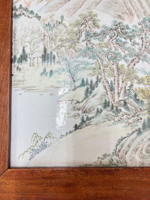 A Chinese qianjiang cai ‘Mountainous Landscape’ plaque-inset hongmu low table , 19/20th C. — 照片 7