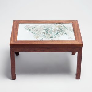 A Chinese qianjiang cai ‘Mountainous Landscape’ plaque-inset hongmu low table , 19/20th C. — 照片 5