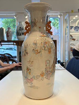 A Chinese qianjiang cai 'Taoist' vase, signed Wang Xingli 汪興黎, 19/20th C. — photo 1