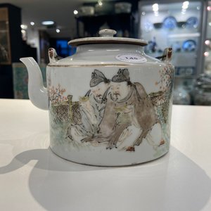 A Chinese qianjiang cai teapot and cover, 19/20th C. — photo 8