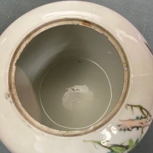 A Chinese qianjiang cai teapot and two covered bowls, 19/20th C. — photo 14
