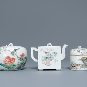 A Chinese qianjiang cai teapot and two covered bowls, 19/20th C. — photo 2