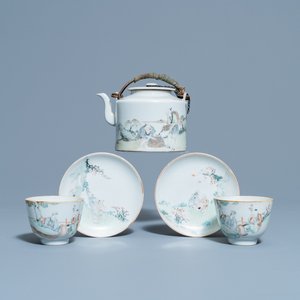 A Chinese qianjiang cai teapot and two cups and saucers, 19/20th C. — 照片 1