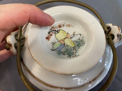 A Chinese qianjiang cai teapot signed Lin Jinshan 林謹善 and dated 1887 and a famille rose teapot, Guangxu mark and of the period — 照片 13