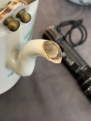 A Chinese qianjiang cai teapot signed Lin Jinshan 林謹善 and dated 1887 and a famille rose teapot, Guangxu mark and of the period — 照片 17