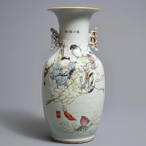 A Chinese qianjiang cai vase and a round hat stand, 19/20th C. — photo 8