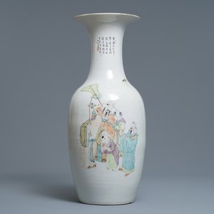 A Chinese qianjiang cai vase with figures and birds, 19/20th C. — 照片 1