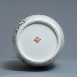 A Chinese qianjiang cai vase with figures and birds, 19/20th C. — 照片 6
