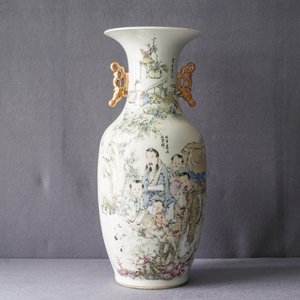 A Chinese qianjiang cai vase with figures and geese, signed Ma Qing Yun, 19/20th C. — photo 7
