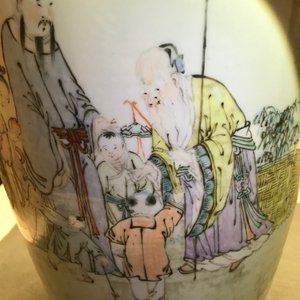 A Chinese qianjiang cai vase with figures in a landscape, 19/20th C. — photo 18