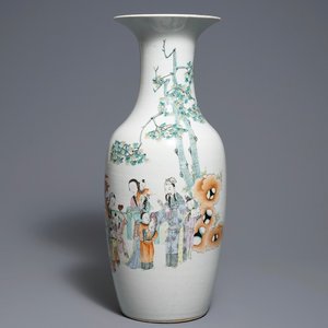A Chinese qianjiang cai vase with figures in a landscape, 19/20th C. — photo 1