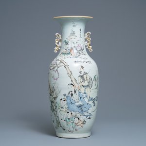 A Chinese qianjiang cai vase with large figures, 19/20th C. — photo 1
