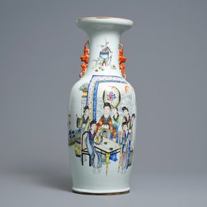 A Chinese qianjiang cai vase with women around a table, signed Yan Bing Jun, dated 1913 — 照片 1