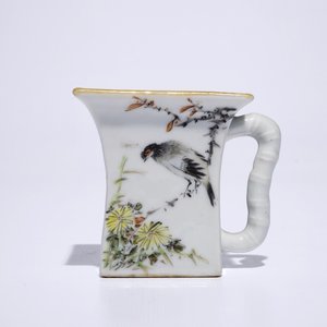 A Chinese qianjiang cai wine cup and two small oval trays, 19/20th C. — photo 4