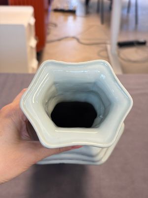 A Chinese qianjiang cai 'Wu Zi Deng Ke 五子登科' hexagonal vase, sigend Xian Cha 仙槎, dated 1915 — photo 5