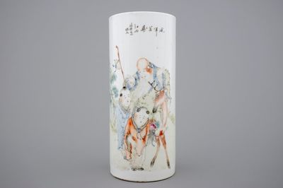 A Chinese Qianjiang porcelain hat stand, 19/20th C.
