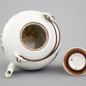 Une théière en porcelaine de Chine de style Qianjiang, 19/20ème — photo 6